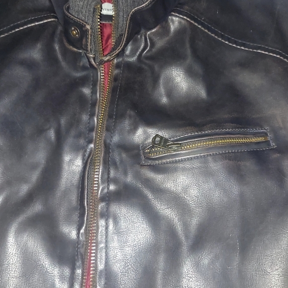 Vintage Levi’s Feaux Leather Zip Up Biker/Motorcycle Style Jacket - Picture 4 of 12